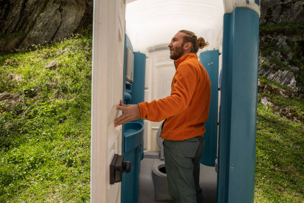 Best Portable bathroom rental  in Long Beach, WA