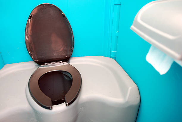 Porta potty delivery and setup in Long Beach, WA