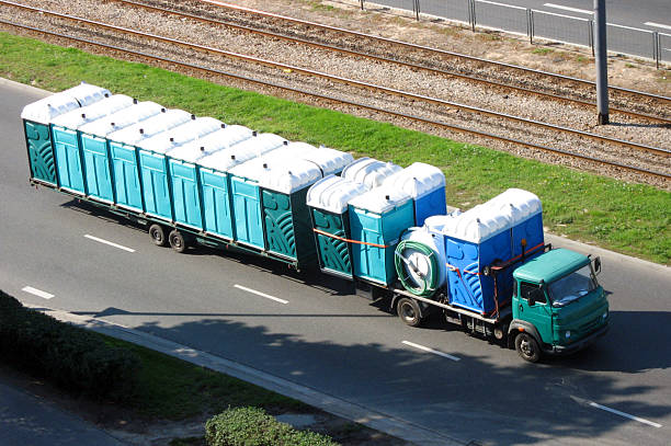 Best Portable restroom trailer rental  in Long Beach, WA